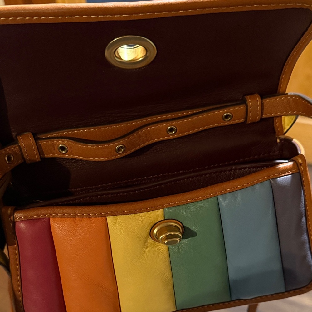 Coach Turnlock 20 Leather Clutch - Picture 2 of 3